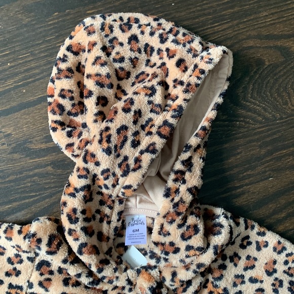 NWT Leopard Baby Essentials Onezie 6M - Picture 3 of 7
